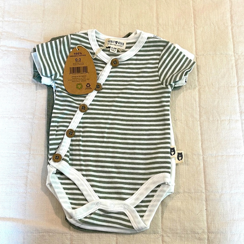 Onesie 3 set.
